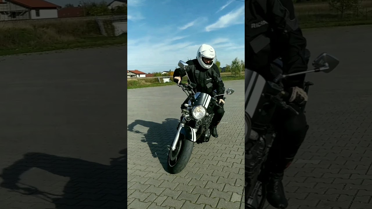 Jak skutecznie zawracać na motocyklu? Wychylać się do