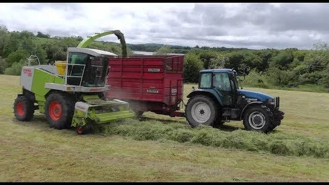 Kolik koní má traktor CLAAS Jaguar 860?