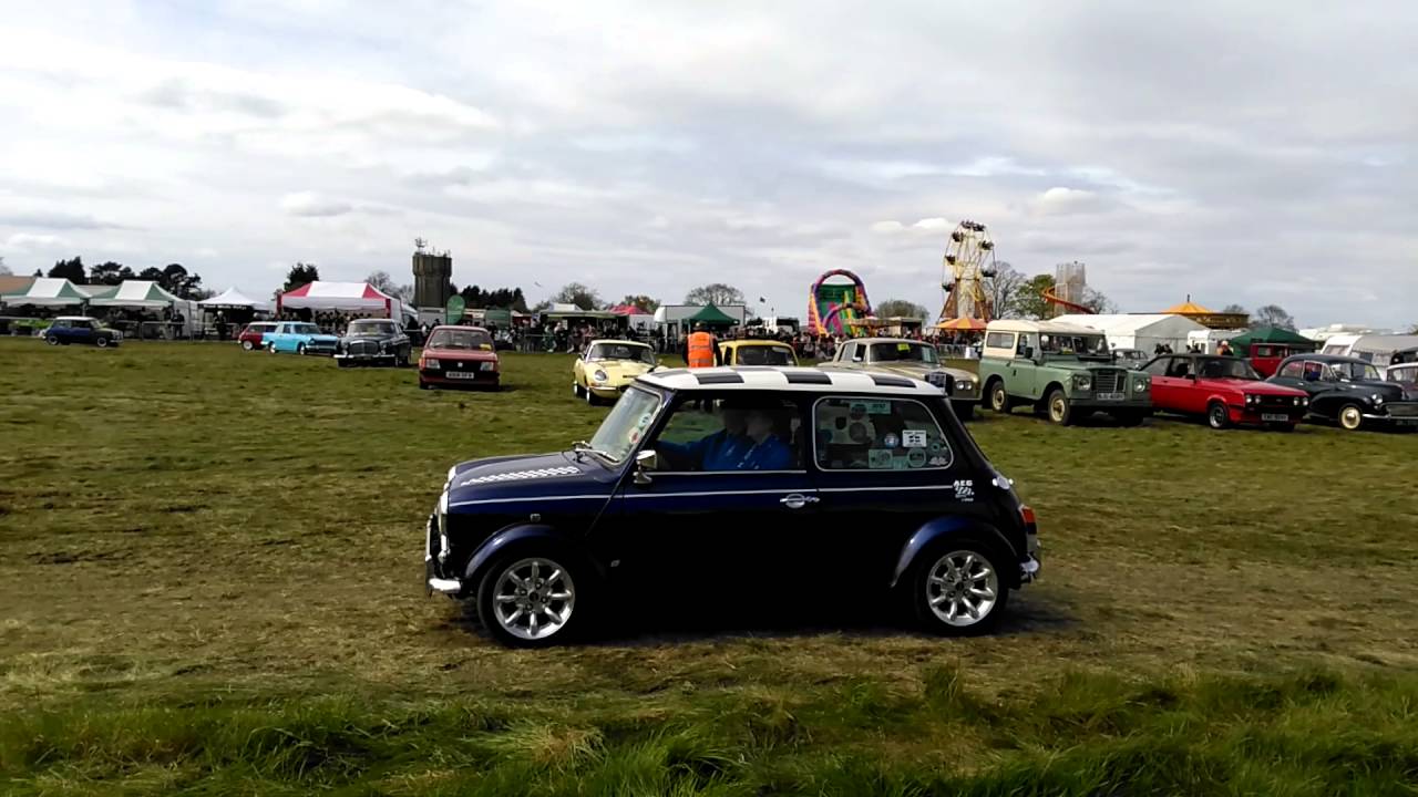 Rushden Car Rally Rushden cavalcade 2016 cars coming in the arena - YouTube