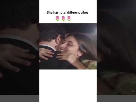 Deepika First Appearance Is Fine But Shortvideo Bollywood Kareena Deepikapadukone 