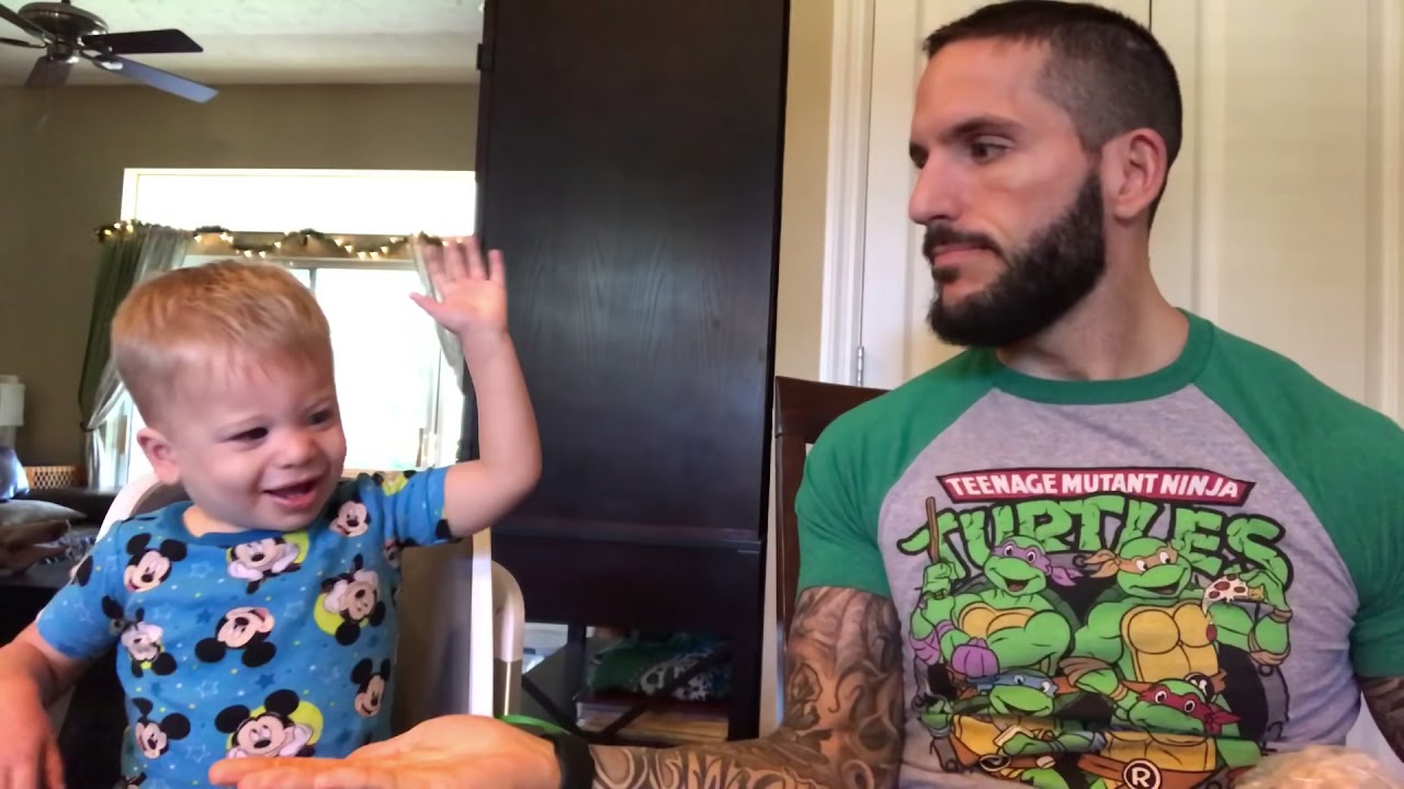 Fun Size Review: 7-Eleven's Gingerbread & Caramel Apple Mini Donuts