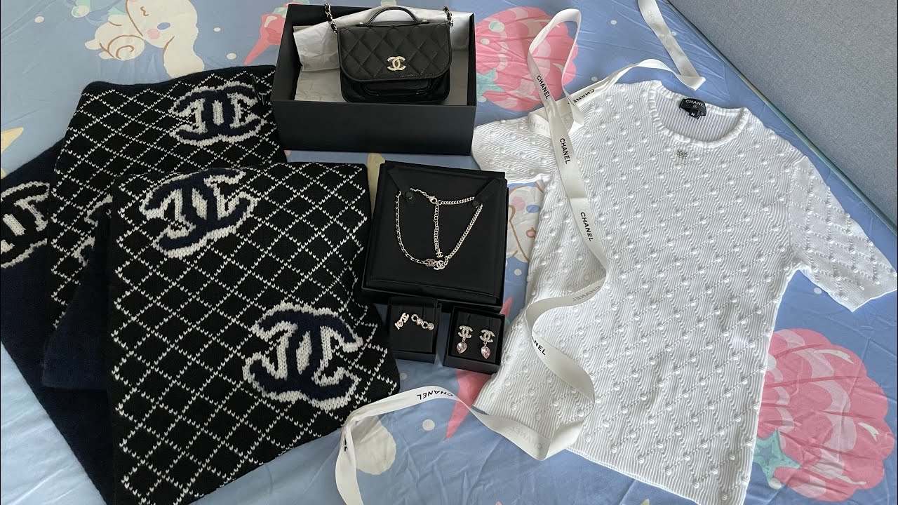 Chanel 22B prefall unboxing video part 1 (mini business affinity, heart  earrings, choker and scarf) 