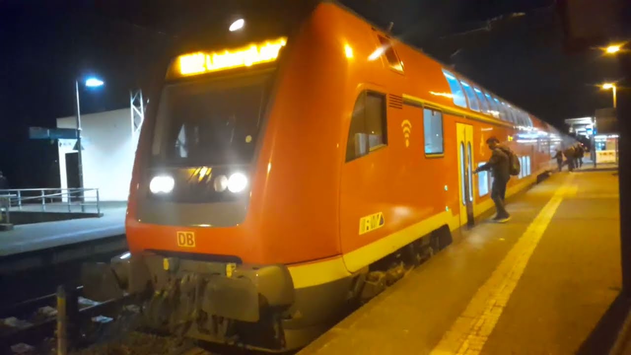 S-Bahn mit Makro Gruß und mitfahrt in der S2 Richtung Frankfurt