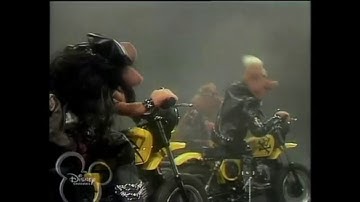 Muppet Songs: Miss Piggy - I Get Around