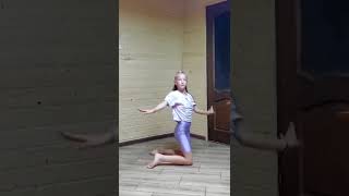 Gymnastics at home. Plasticity and flexibility. #sports #gymastics #training #stretching #растяжка