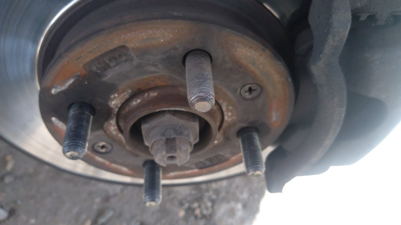Исправляю резьбу шпильки колеса - YouTube