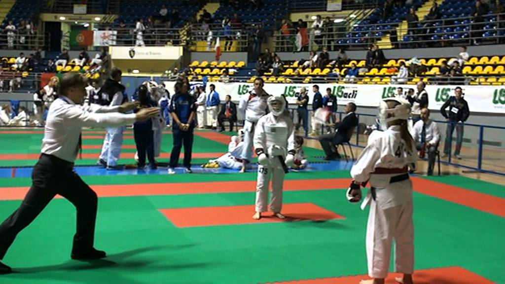 Calesse Johnston vs Emily Collins Black Belt Girls Final at the FSKA World Chapionships 2011