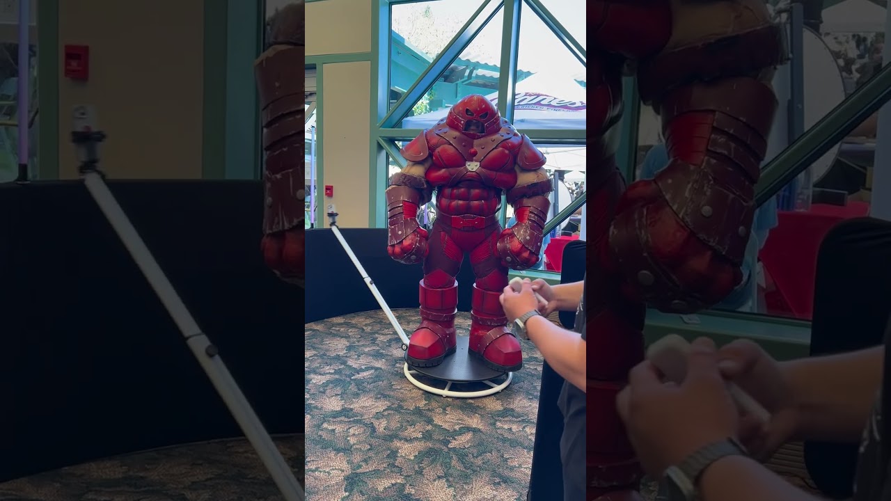 Juggernaut does the 360 degree picture booth. Pretty cool #cosplayer #juggernaut  #xmen #marvel