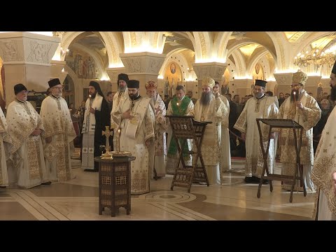 Video: Začinjena Predjed Iz Zelenih Paradižnikov S česnom 10 Minut