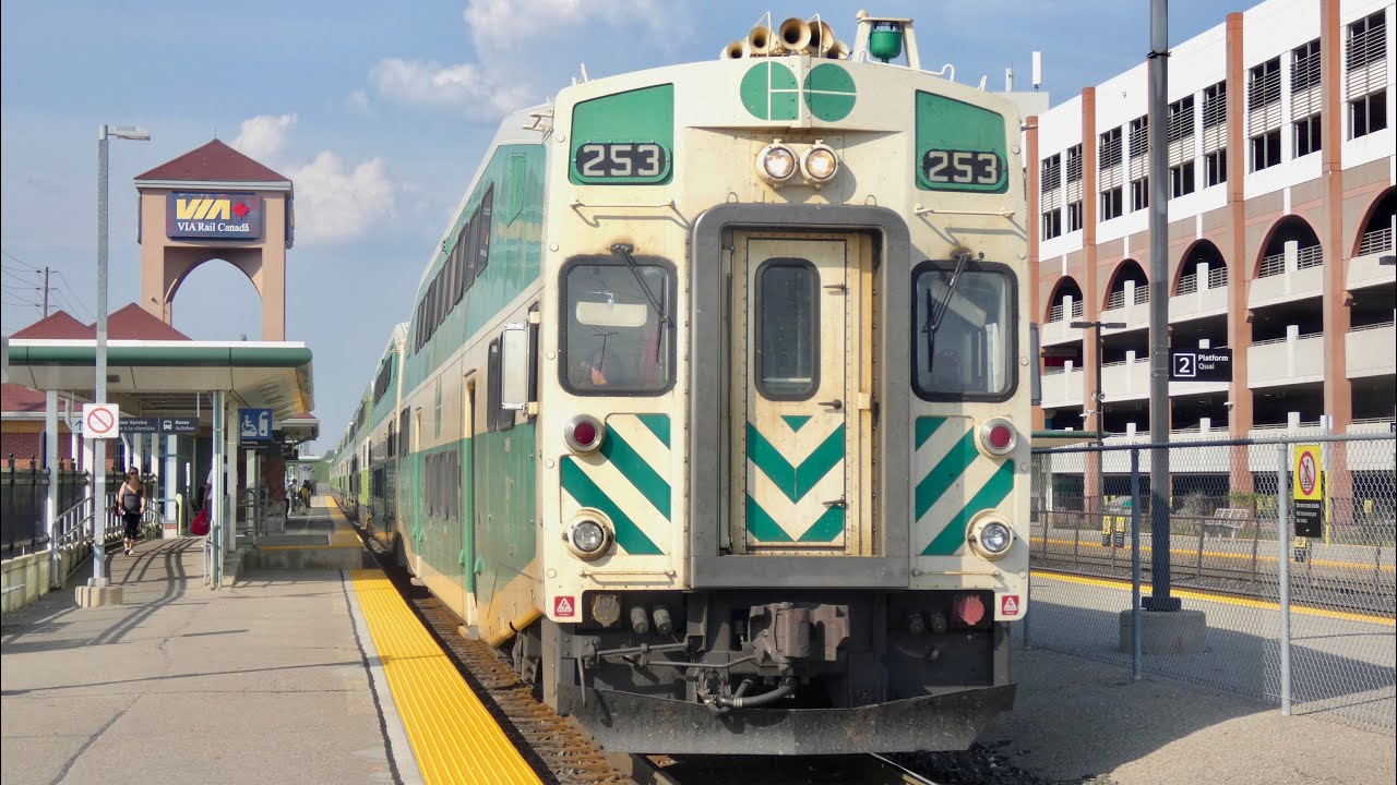 OLD CAB CAR! Smoke Show! Storm Clouds! GO 253 West At Oakville (JUN/2/ ...