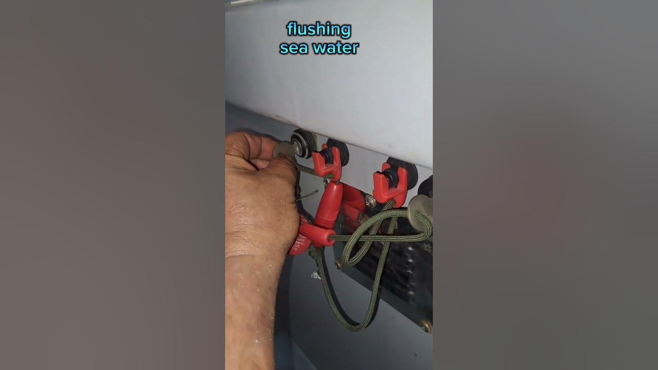 remove sea water from the engine #mechanics #tutorial #youtube #