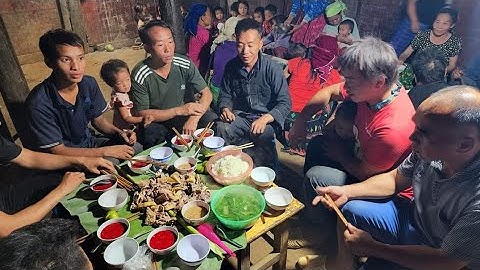 Bữa cơm chiều toàn món ngon trên Hấu Chua ngôi làng cô đơn. Nguyễn Tất Thắng