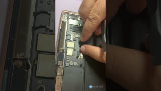 MacBook Air M1 2020 A2337 battery connector removal instruction - Short Video