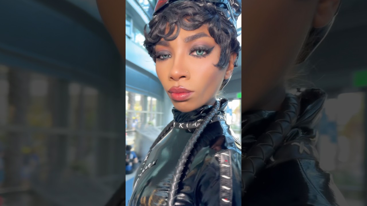 You're Excused. @Hollowcoded #catwoman #poisonivy #dccomics