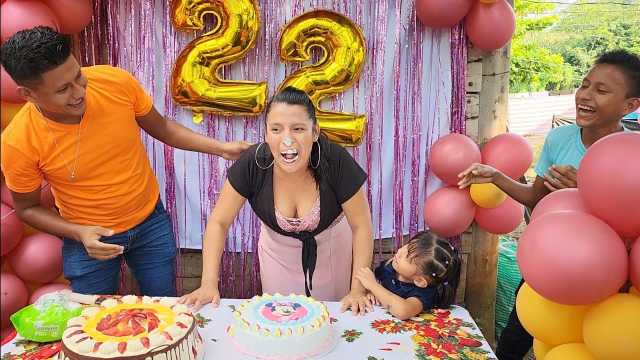 Llegó la hora del Delicioso😋 pastel🎂 mirén como dejamos a MANUELA nadie paraba de Reirse🤣🤣🤣