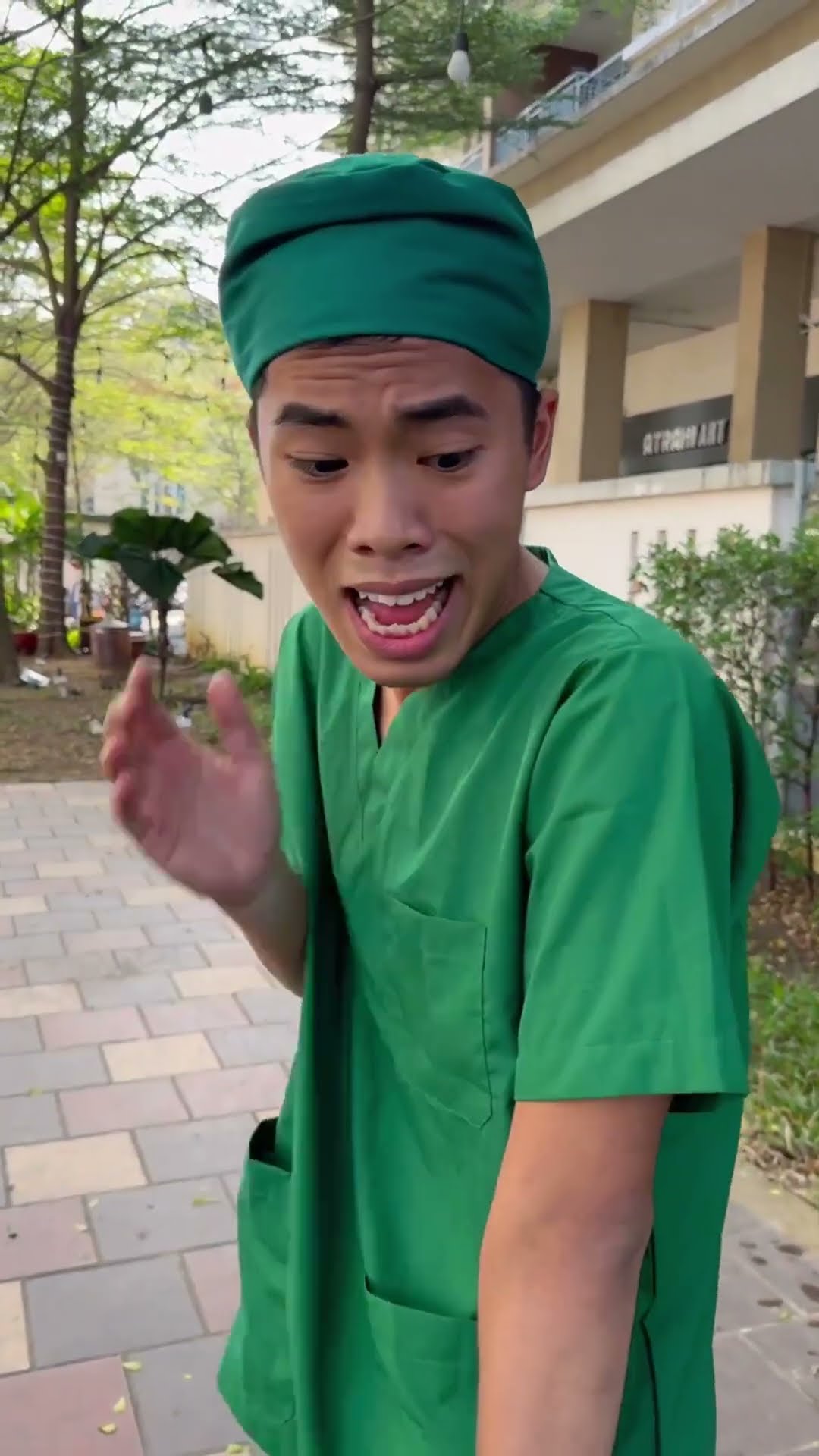 LNS - Mới ngày đầu làm Y Tá || clumsy nurse #shorts