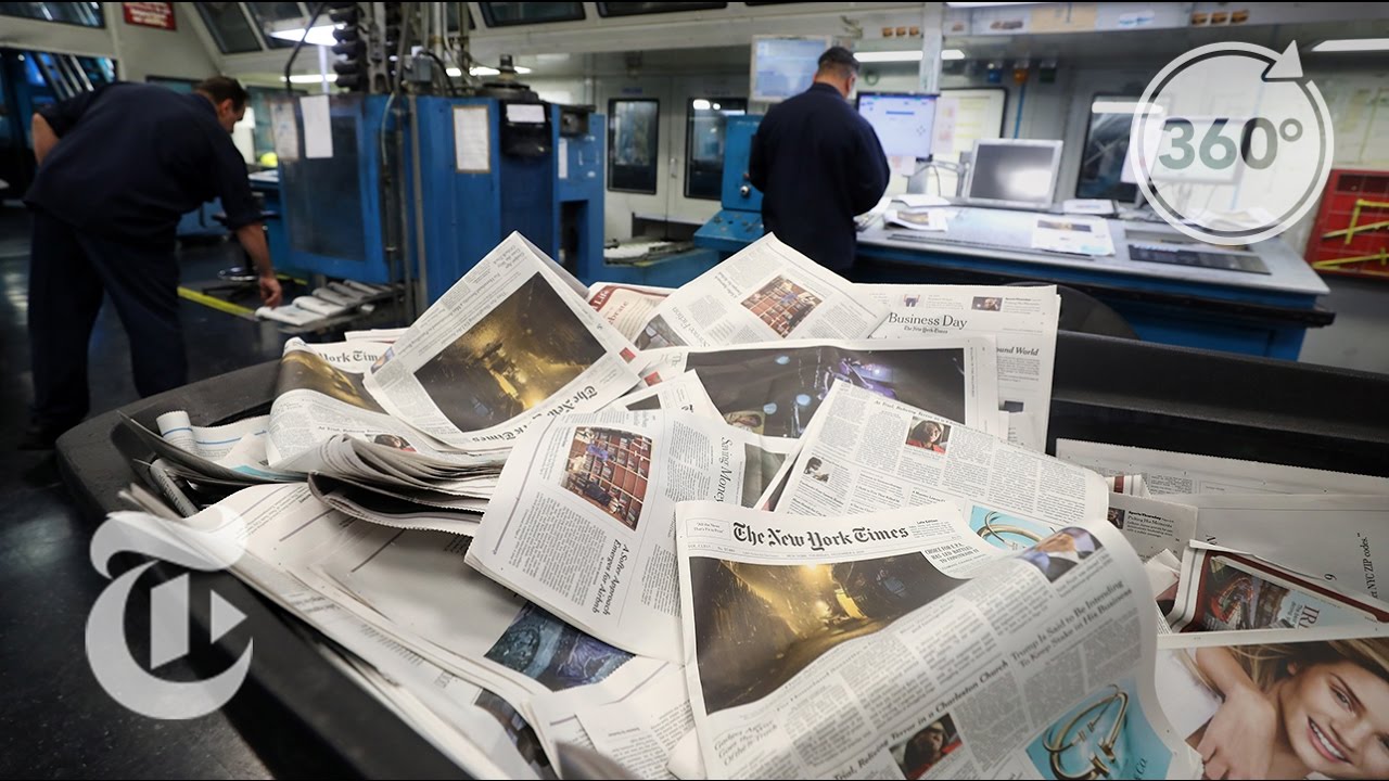 The newspaper come. Много людей с газетами. Печать газеты в типографии. Newspaper Printing. 1971 Times News.