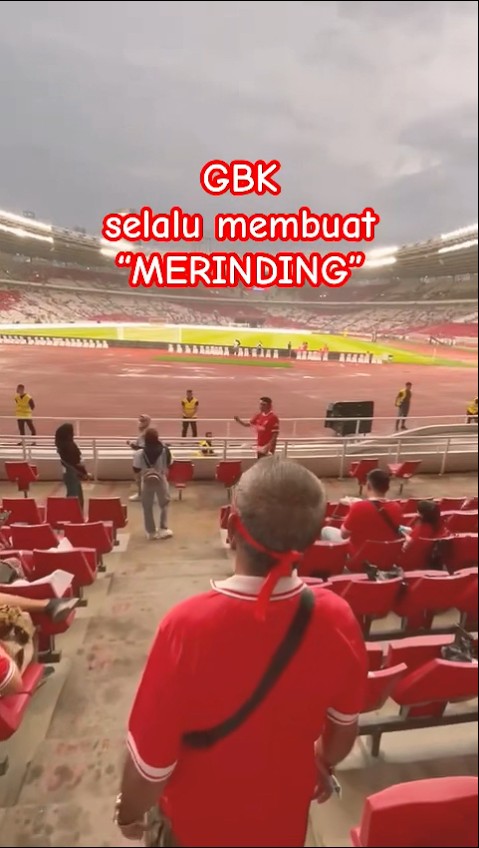 Suporter Setia Dukung Tim Lokal