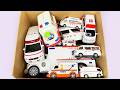 箱から救急車のミニカーをたくさん出して走らせるよ！☆ I'm going to take a bunch of toy ambulances out of the box and race them!