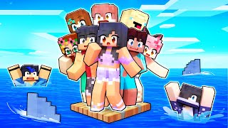 10 FRIENDS on ONE RAFT In Minecraft! thumbnail