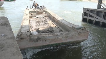 Chẹt Sắt Vượt Cống Mất Kiểm Soát Tông Trụ Cầu Khiến Ai Cũng Sốc