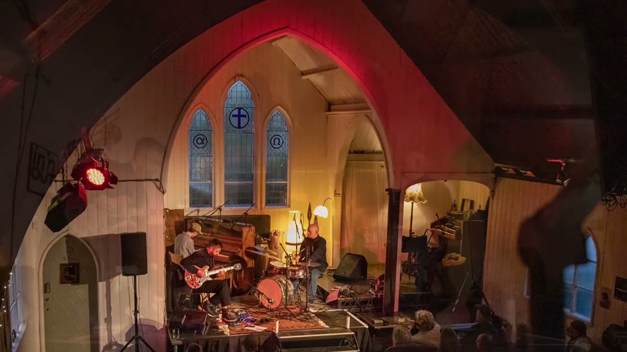 David Preston - Sebastian Rochford - Elliot Galvin / Lullaby Improv / Hot Tin