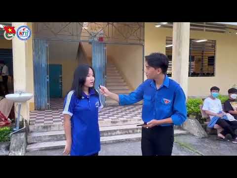 Video Cảm nhận của các bạn học sinh khối 10 vào ngày đầu... - YouTube