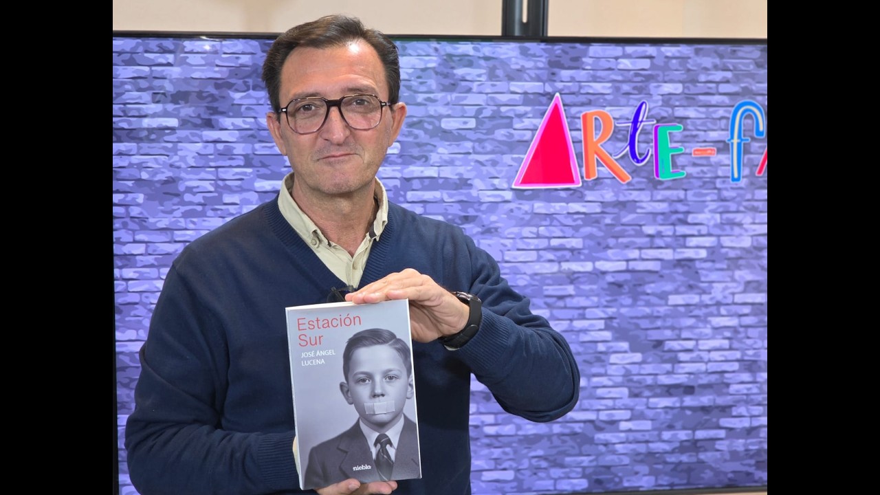 Arte & Facto. José Ángel Lucena presenta en Chipiona su novela `Estación Sur´