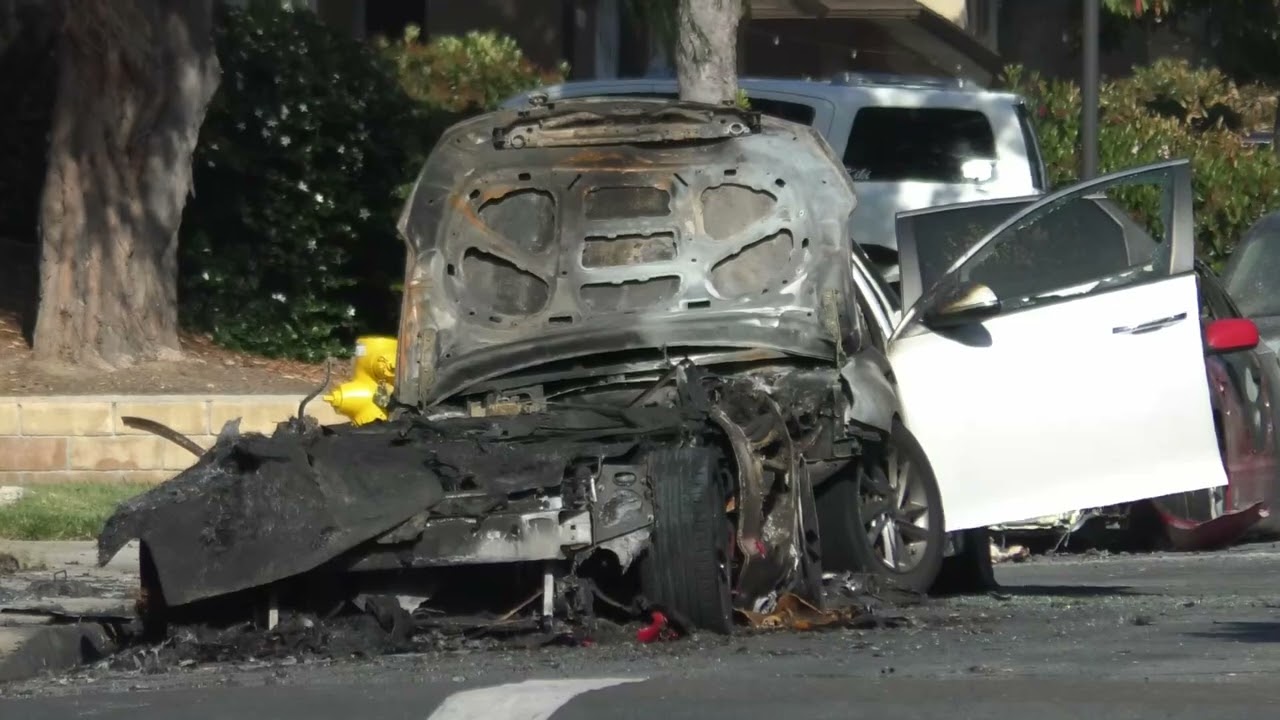 Small Plane Crashes in San Diego Neighborhood