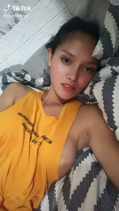huge tits pinay nips slips