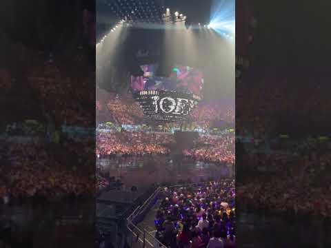Pretty Crazy 容祖兒演唱會 《紅磡360》