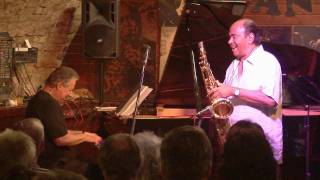 Miniatura de vídeo de "Benny Golson - Take The A Train"