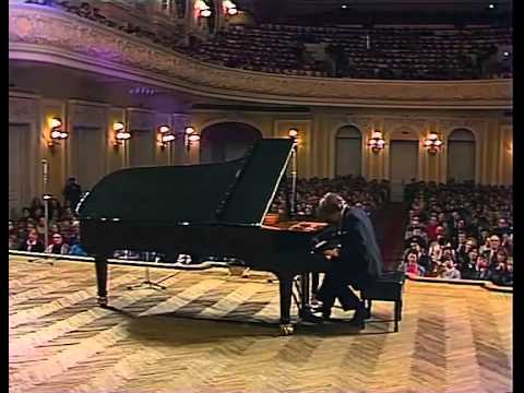 Stanislav Bunin plays Chopin Piano Sonata no. 3 op. 58 - video 1986