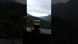 Hujan Dan Di Temani Kopi Di Suguhkan Pemandangan Indah Gunung adventure hujan satusatu fyp