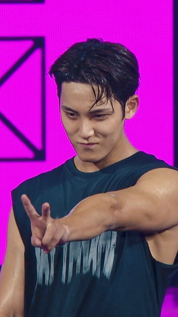 SEVENTEEN WORLD TOUR [NEW_] (MINGYU FOCUS) - YouTube