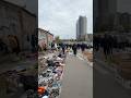 Старые вещи на барахолке