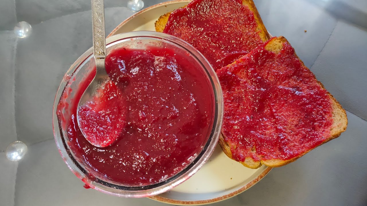 Healthy homemade fruit jam 