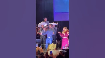 Thumbnail of Arturo Carmona le baila sexi alicia Villarreal donde hubo fuego?