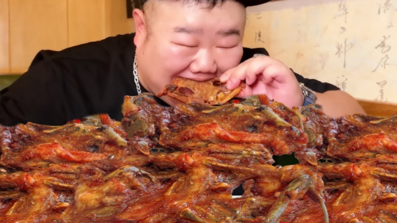 【大胃王挑戰】挑戰 400 元吃東北特色烤雞架！一口氣點 20 隻，烤得滋滋冒油直飄香，抱著直接啃外酥裡嫩大口猛炫太過癮！｜Food Challenge【櫻木花胖】