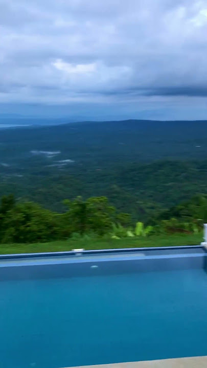 Lazuri Hotel & Resort Tagaytay