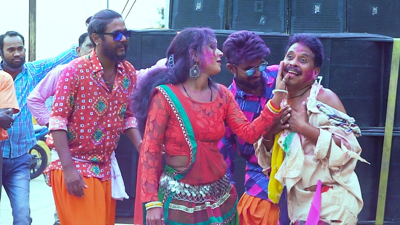 एक खुबसूरत लड़की के साथ ढोलढोल ने होली DJ Song में  किया डांस ( तोला देहे ल पड़ही ) Holi Special -2021