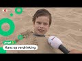 Strandwacht waarschuwt ingraven met zand kan gevaarlijk zijn