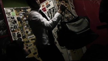 Avi - Vergadering :: Official Clip HD ::