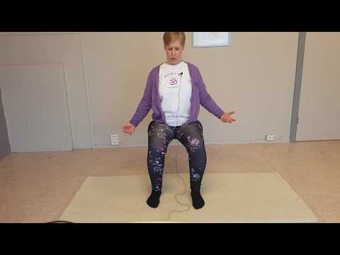 Video: Stol Yoga For Eldre: Sittede Poser