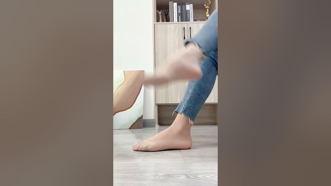 High heels, stockings, and foot enthusiasts#feet #high heels #stockings#feet #shoes