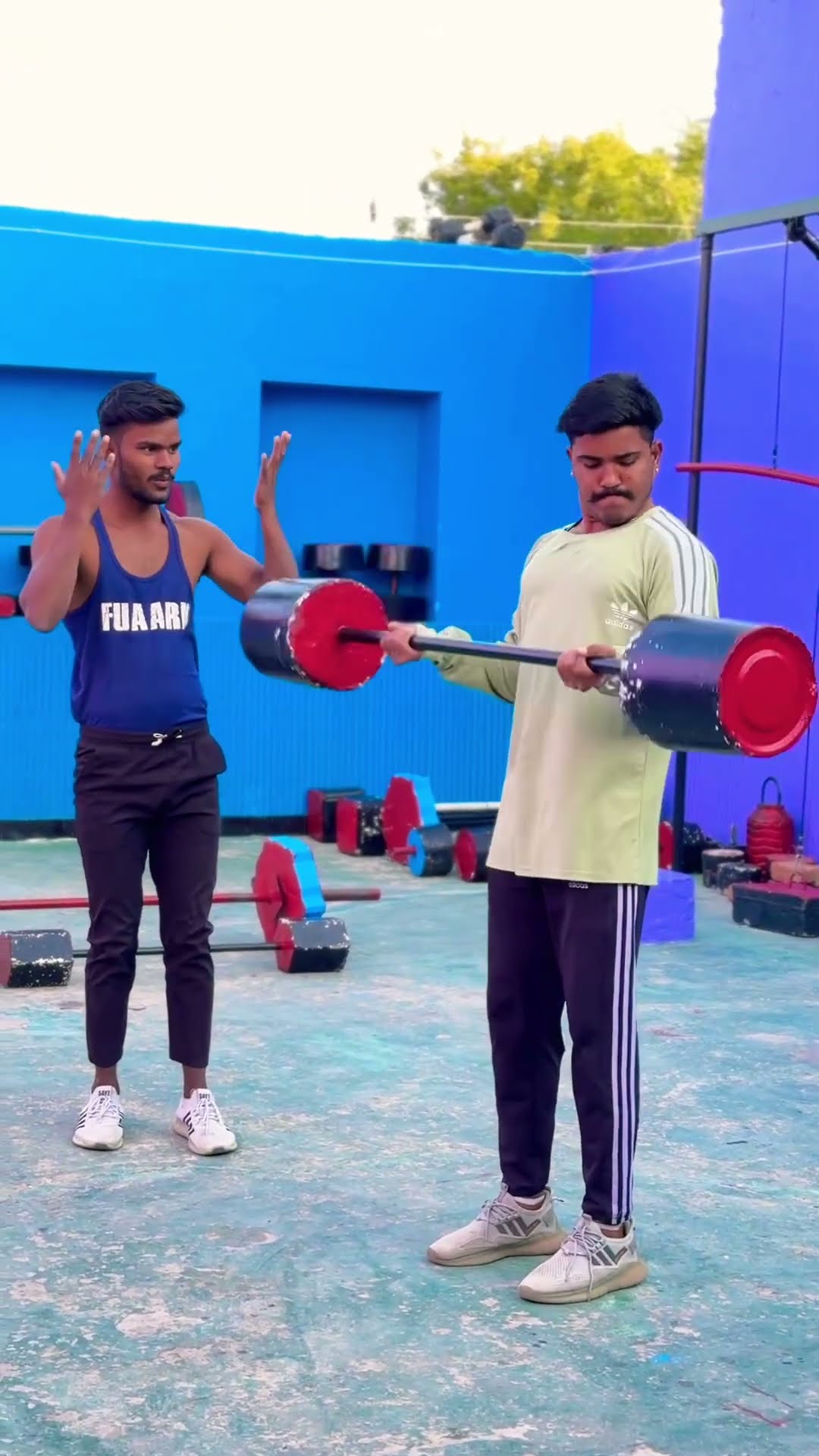 Bodybuilder se panga nahi ??? #shortvideo #funny #funnyvideo