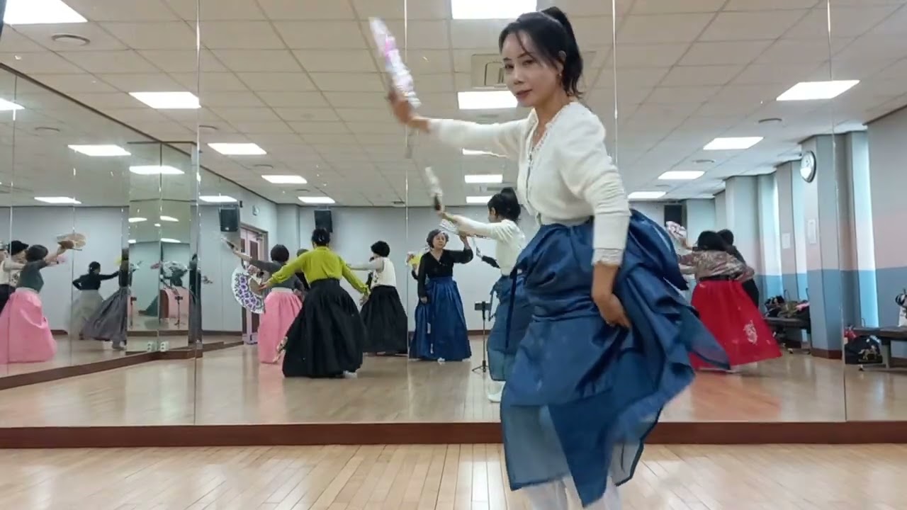 한시간동안 앉아 일어나  돌기를 반복해도 열공에 열정이신  회원님들♡#흥지무 #연풍대#자진모리 #김포 