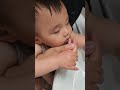 손 씻다 자는 아기