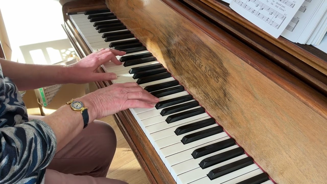 The Ash Grove - Welsh Folk tune with words by Thomas Oliphant.  Accompaniment in G major.  Subtitled