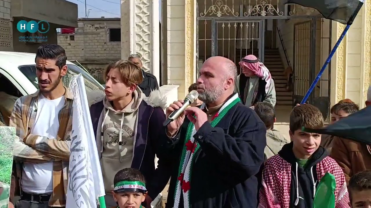 جانب من احتفال أهالي بلدة خربة غزالة بريف درعا الشرقي بعيد التحرير